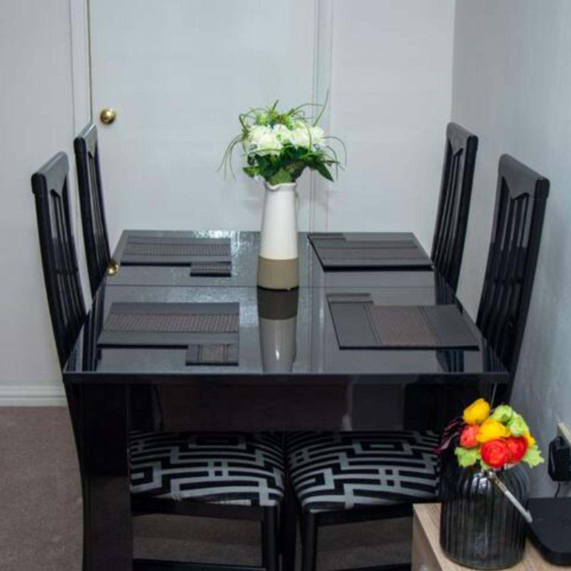 2-Bed Sleeps 4 Comfy For Contractors With Free Parking In Crawley Near Gatwick Manor Royal Refurbished Apartment Luaran gambar